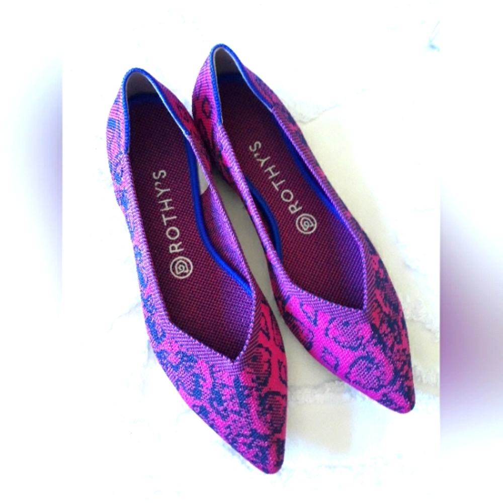 Rothy's Points Retired Fuchia/Navy Snake, New